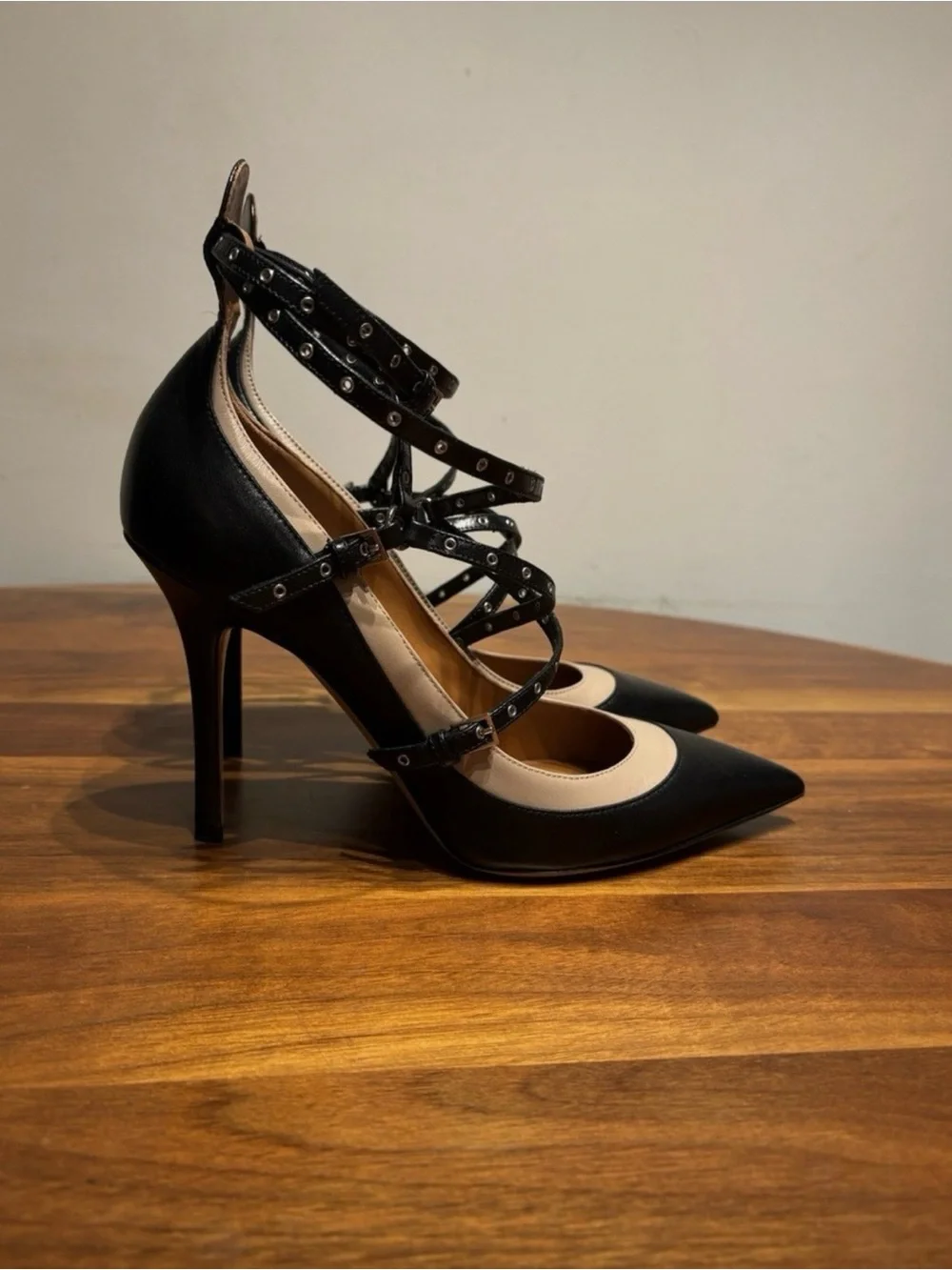 Valentino Garavani Love Latch Pumps Black Nude Leather Pointed Toe Heels EU39